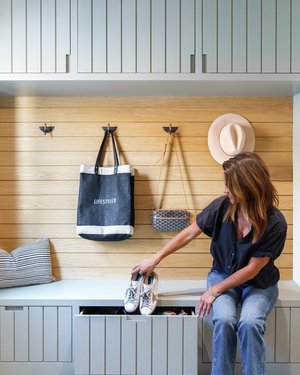 Feeling a bit overwhelmed at home lately? Here are some simple tips to help cut down on the clutter and reclaim your peace of mind.

✨ Quality over quantity

✨ Limit Purchases

✨Space is your friend

✨Declutter regularly

✨Establish good daily habits